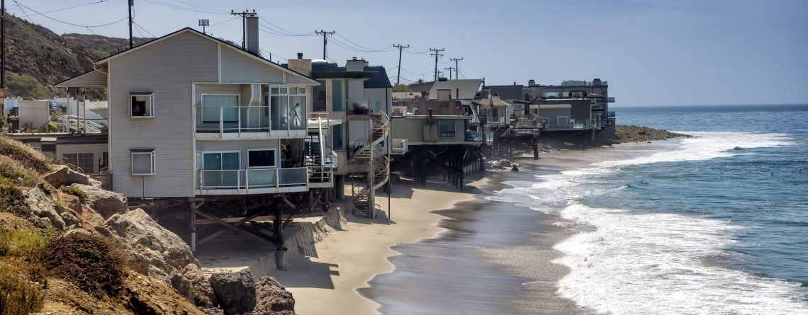 8 Advantages And Disadvantages Of Investing In A Beach Side Property